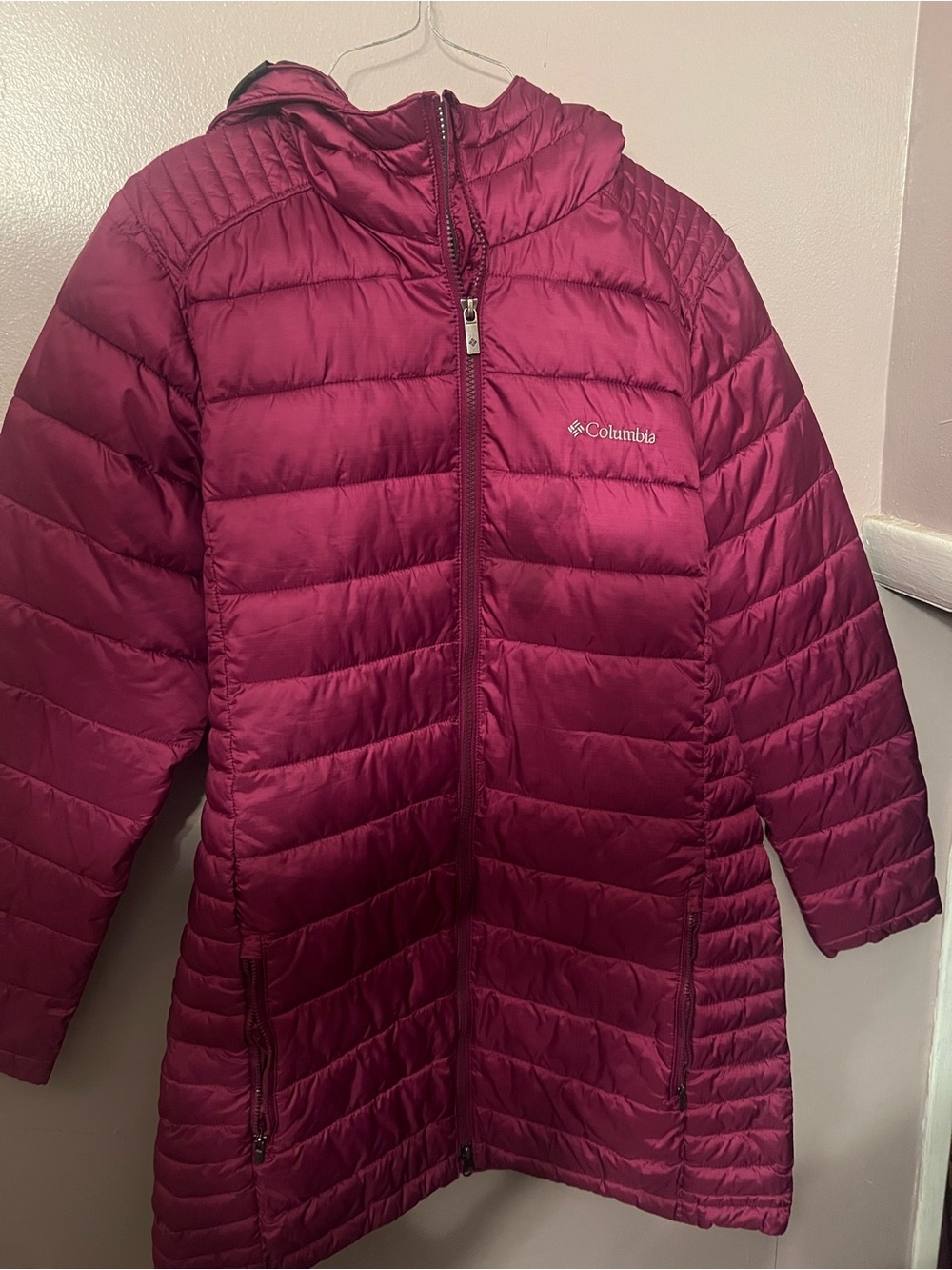 Columbia Ladies Hooded Puffer Coat - Berry Size M Like New Long